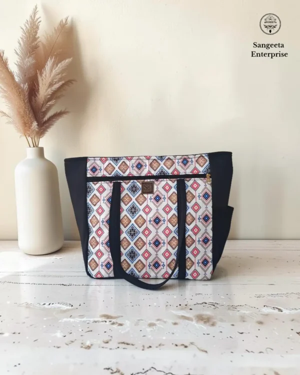 Jumbo tote bag – cream and blue diamond print Jumbo tote bag in cream and blue diamond print, made by Sangeeta Enterprise, Nagpur